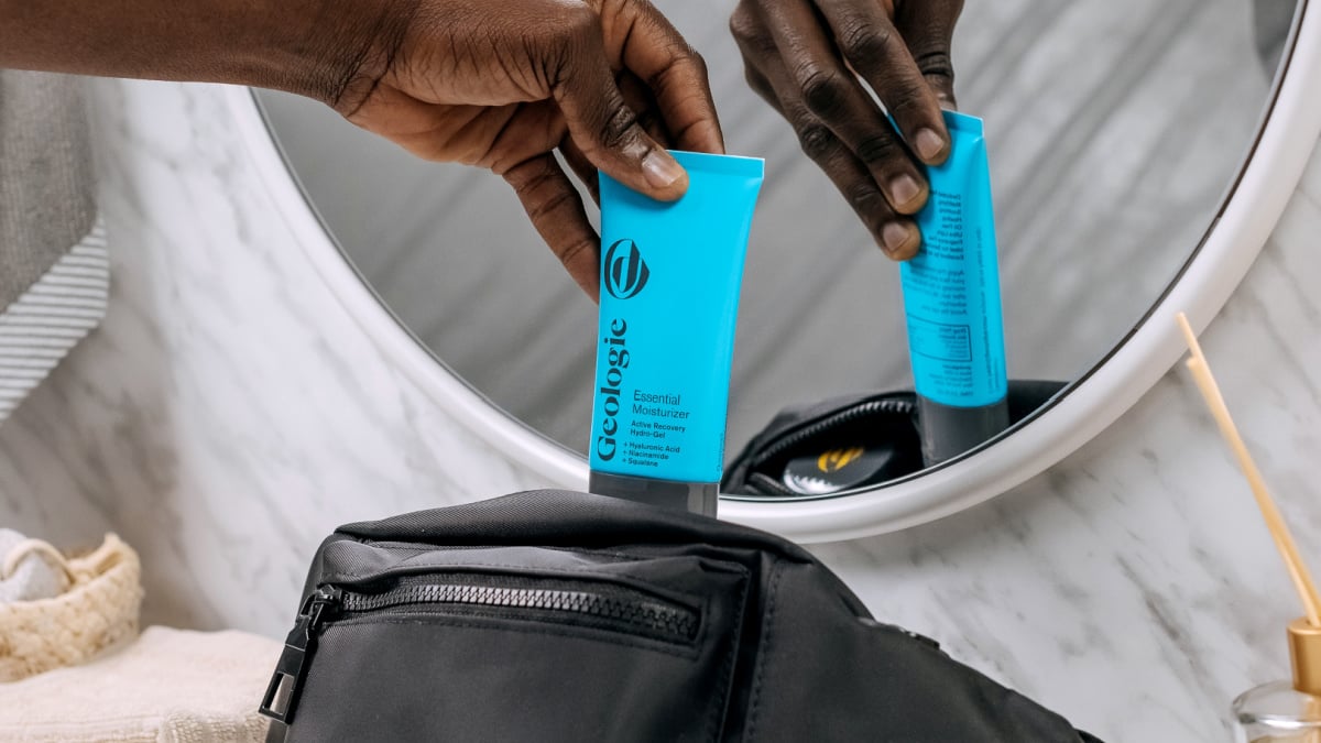 Best Moisturizers for Men Geologie Moisturizer Coming Out of Bag