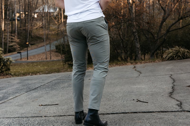 Lululemon commission pant back view