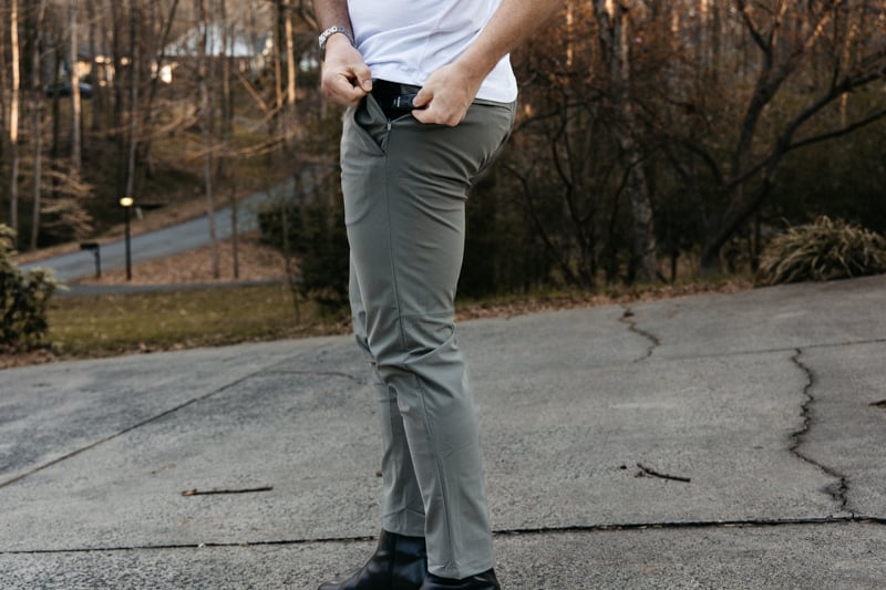 Lululemon commission pant side zipper feature