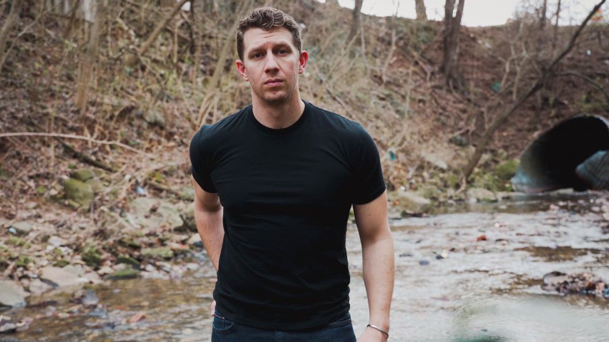 True Classic Tees Review Model Wearing True Classic Tees Shirt Outdoors