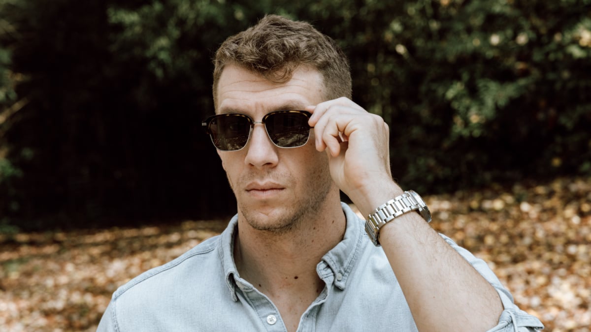 Vincero Sunglasses Review Model Wearing The Murphy
